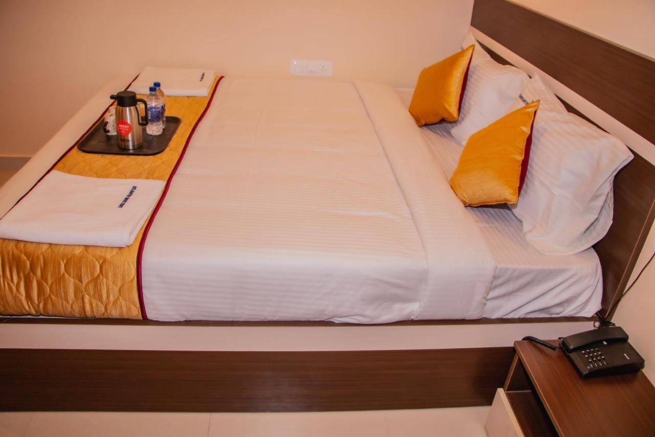 Hotel Mountview Comforts Tirupati Bagian luar foto