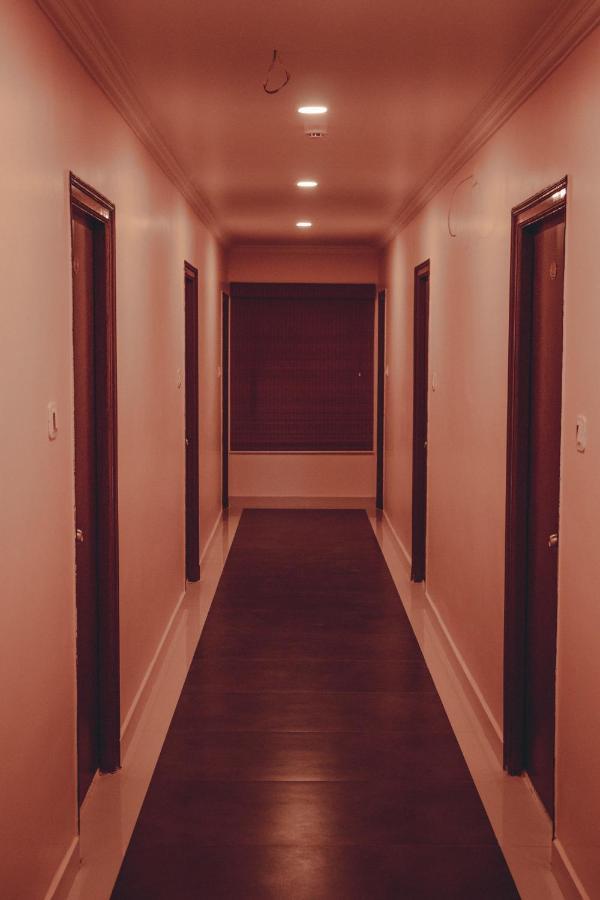 Hotel Mountview Comforts Tirupati Bagian luar foto