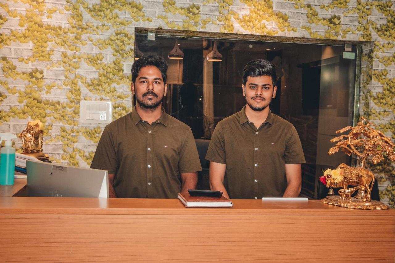 Hotel Mountview Comforts Tirupati Bagian luar foto