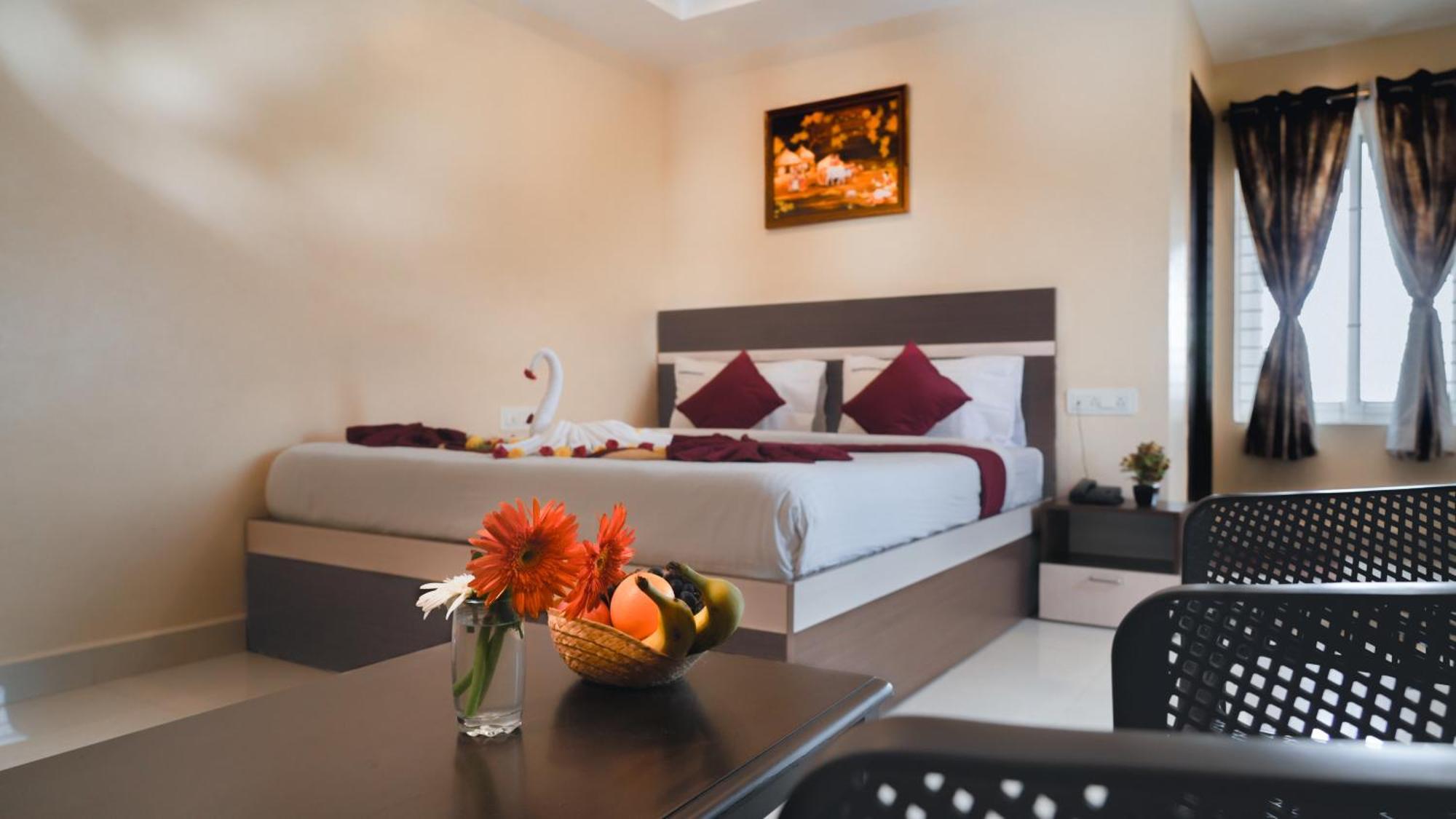 Hotel Mountview Comforts Tirupati Bagian luar foto
