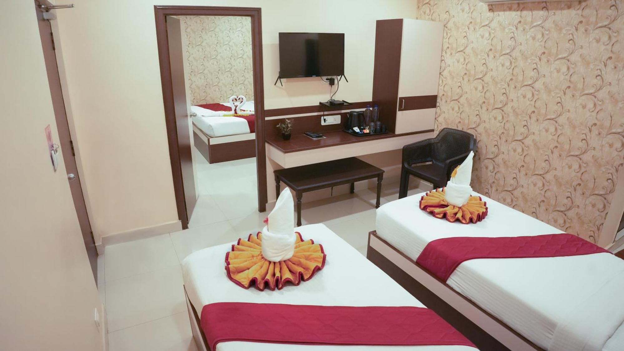 Hotel Mountview Comforts Tirupati Bagian luar foto
