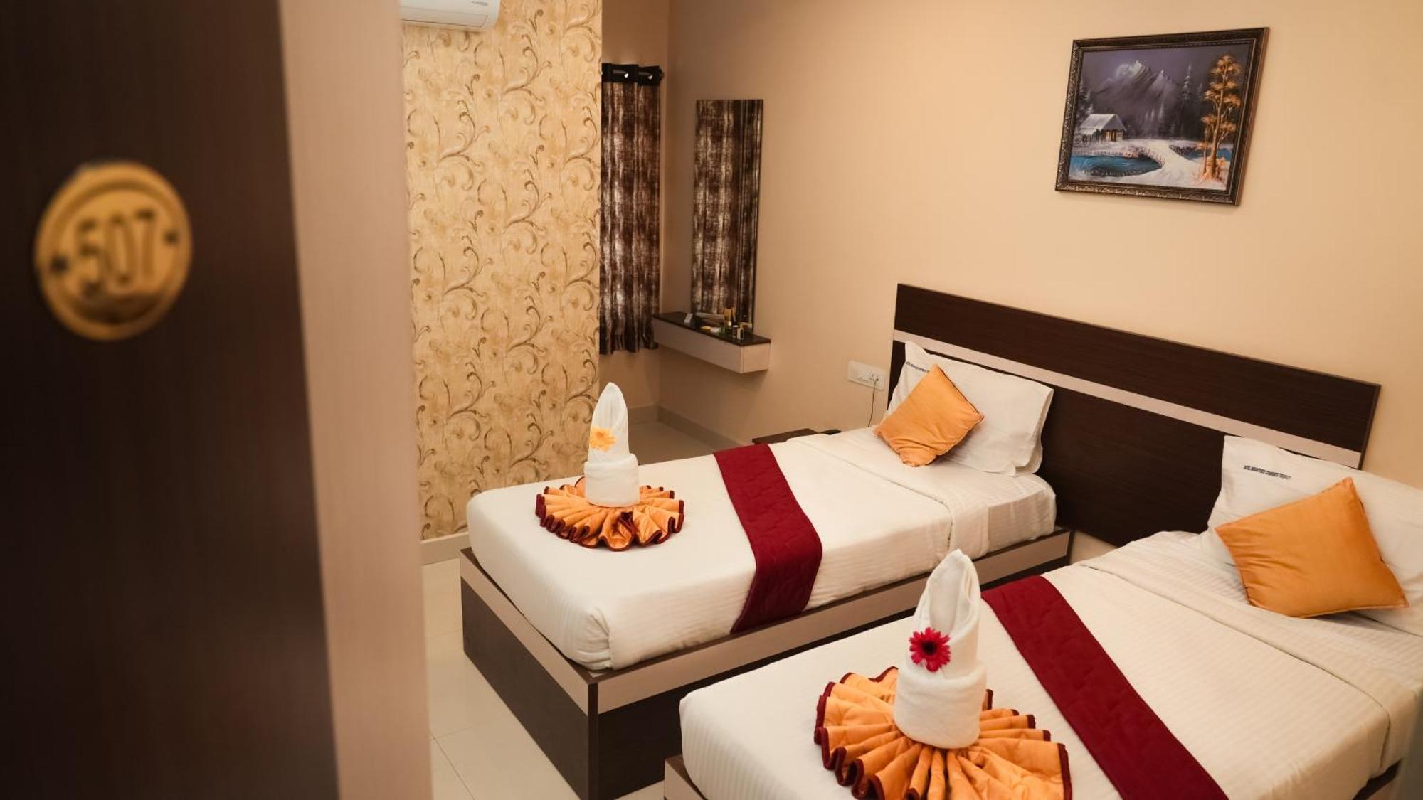 Hotel Mountview Comforts Tirupati Bagian luar foto