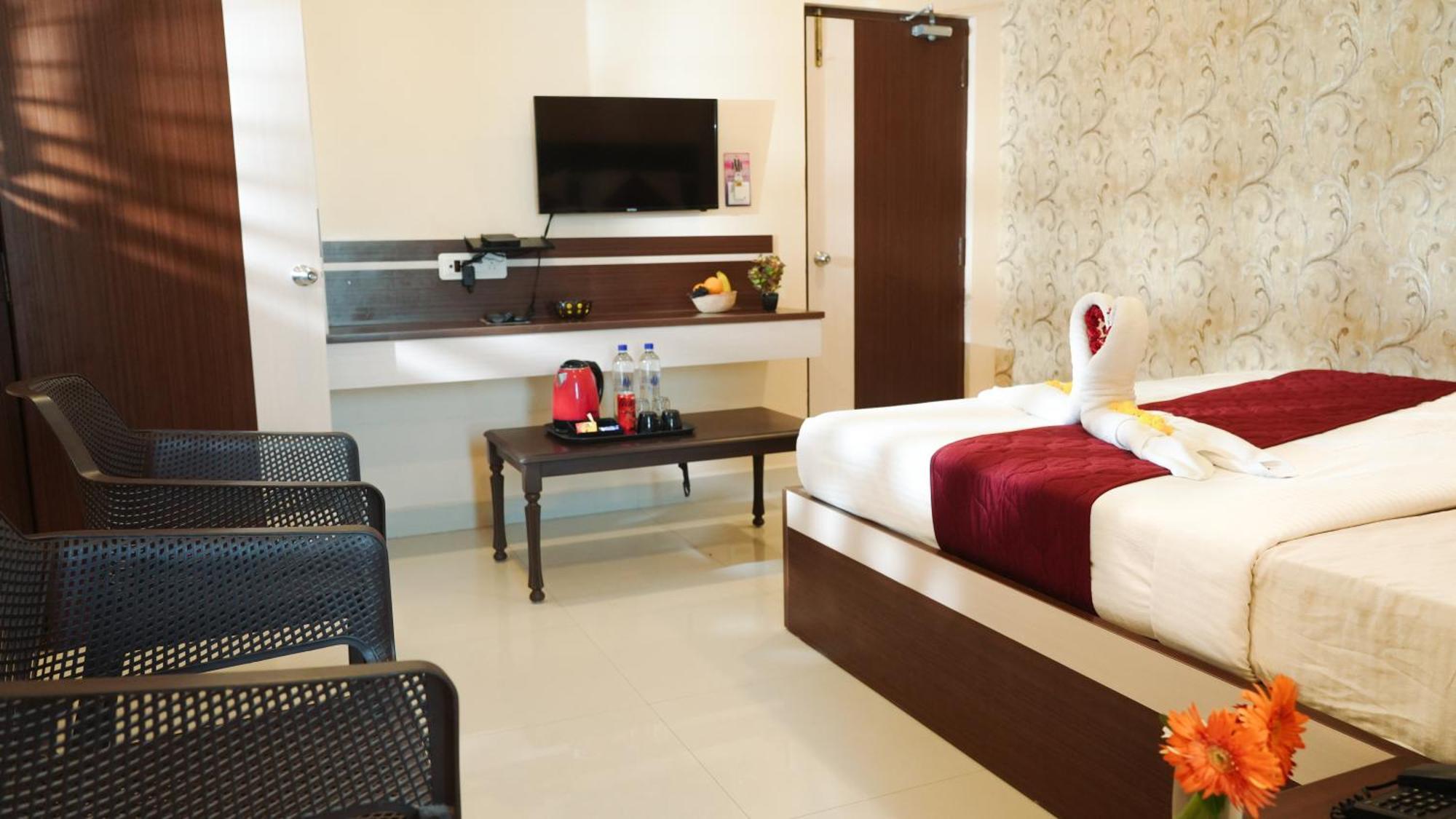 Hotel Mountview Comforts Tirupati Bagian luar foto