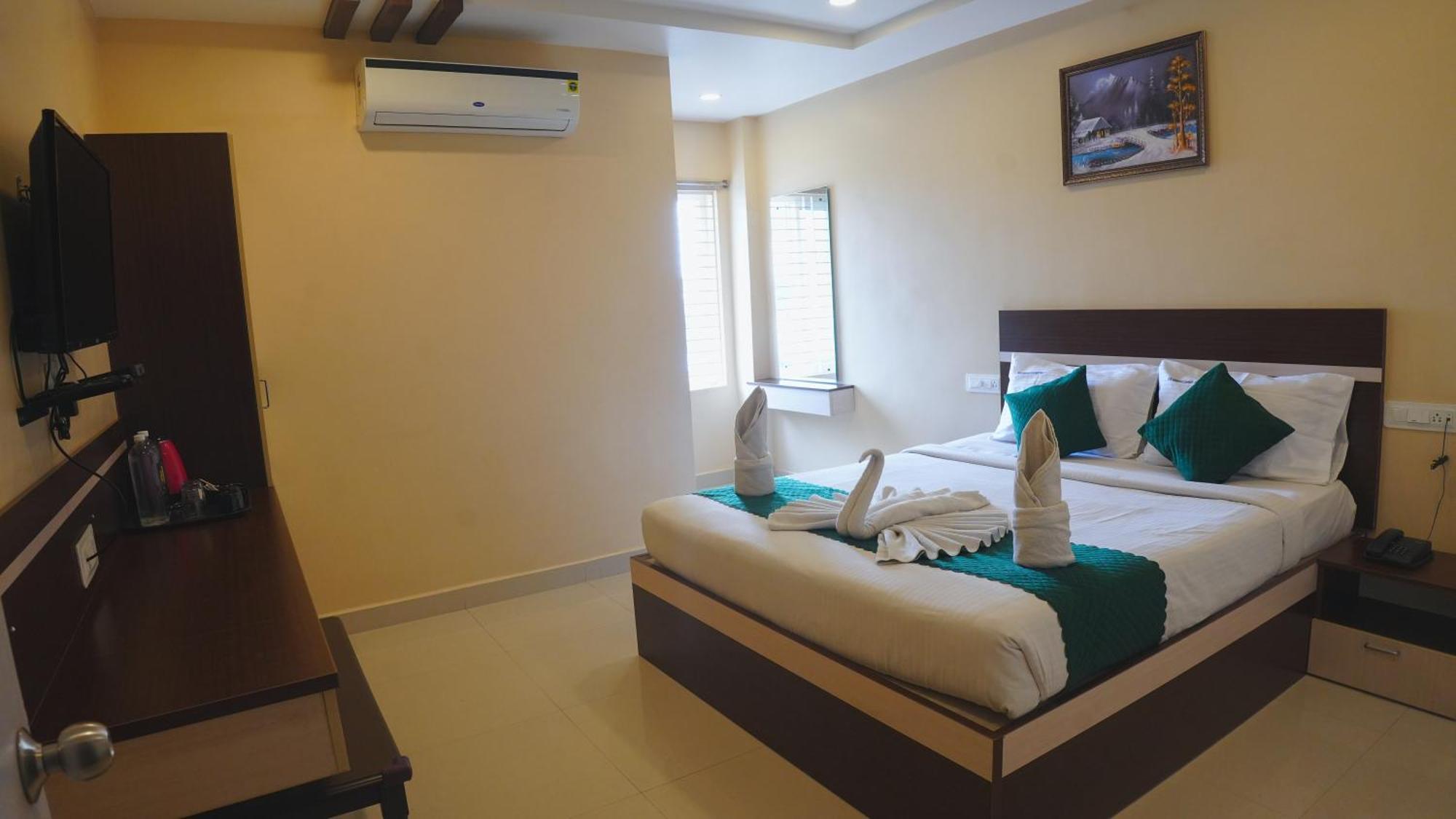 Hotel Mountview Comforts Tirupati Bagian luar foto
