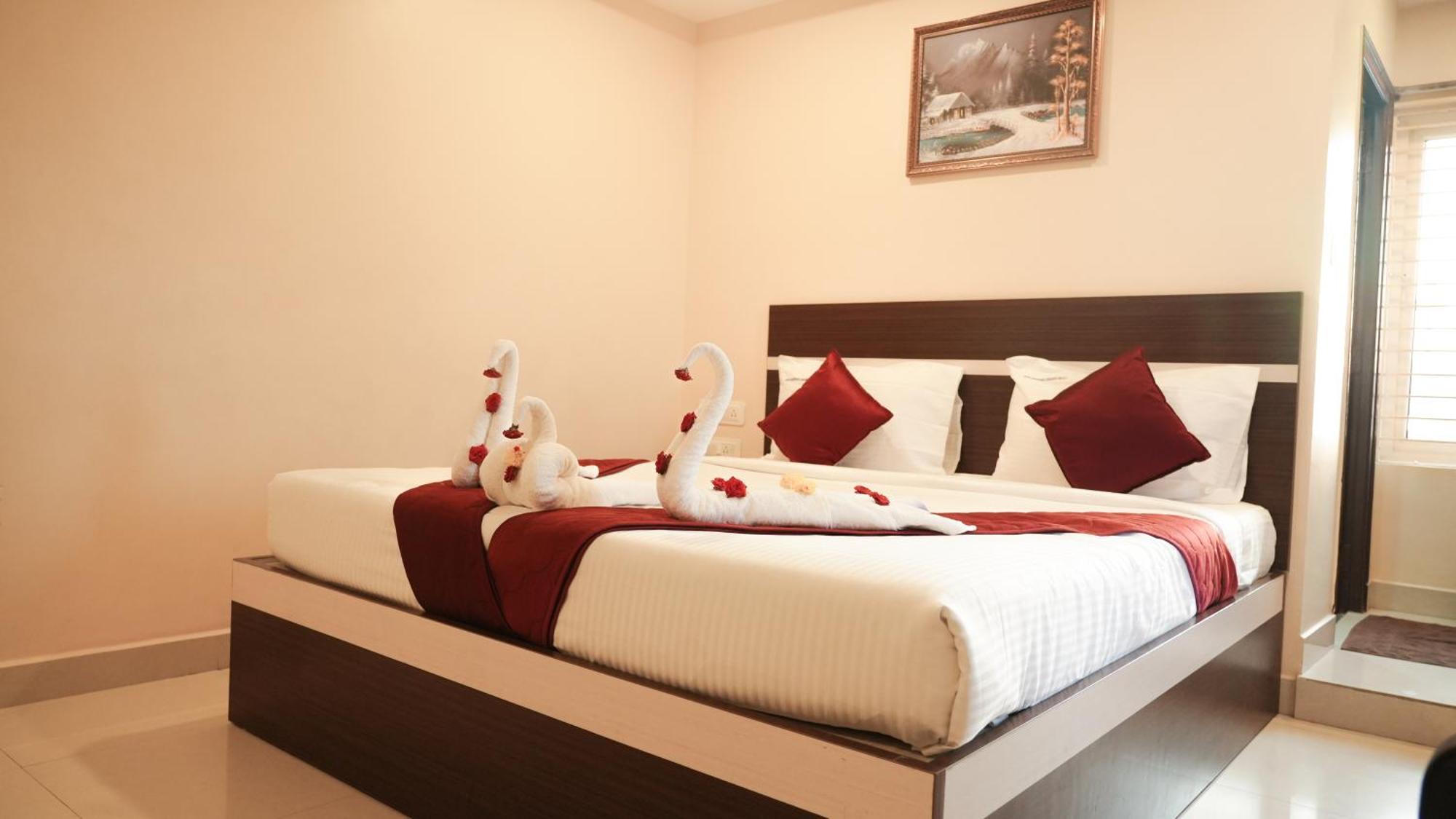 Hotel Mountview Comforts Tirupati Bagian luar foto