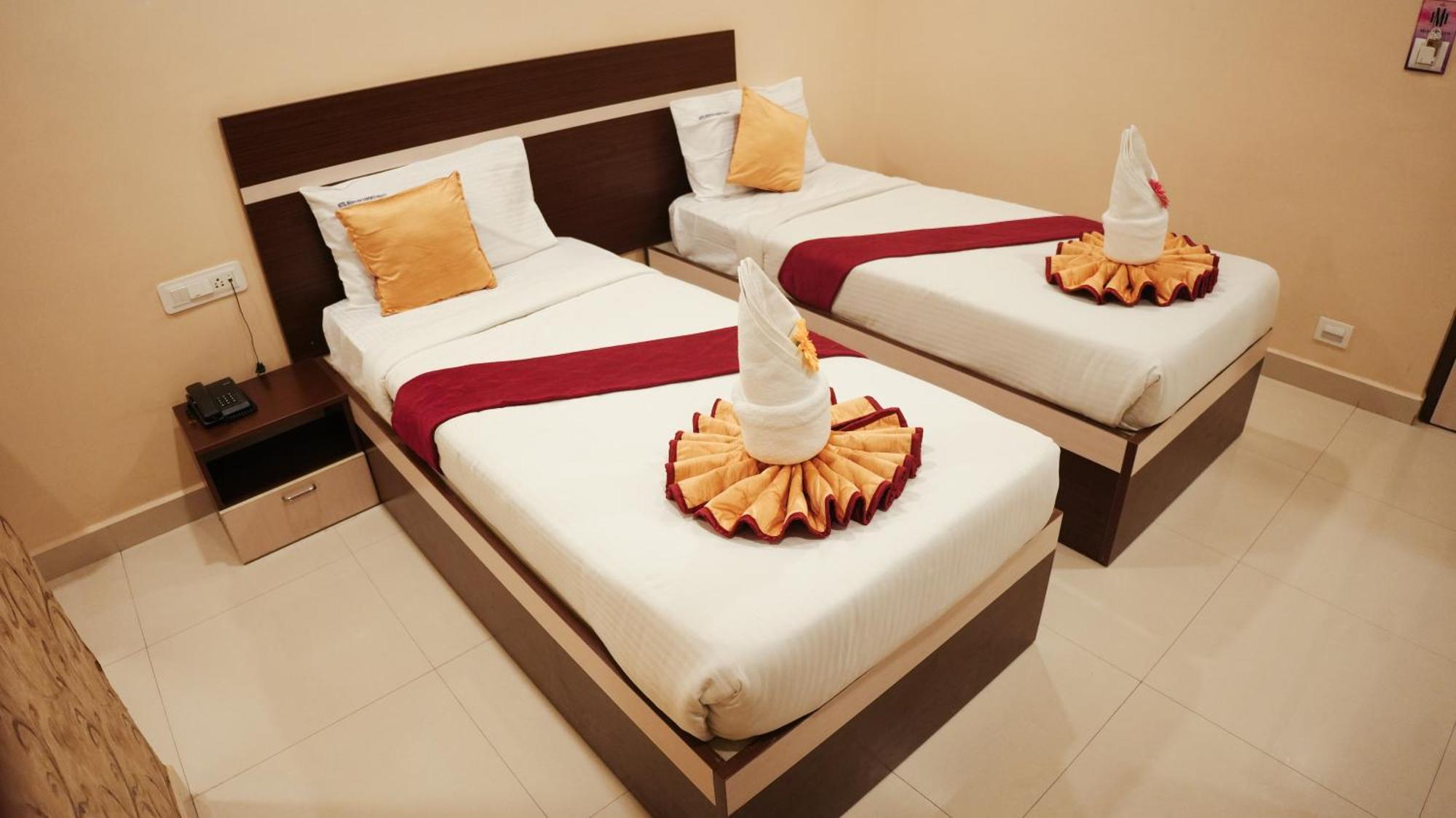 Hotel Mountview Comforts Tirupati Bagian luar foto
