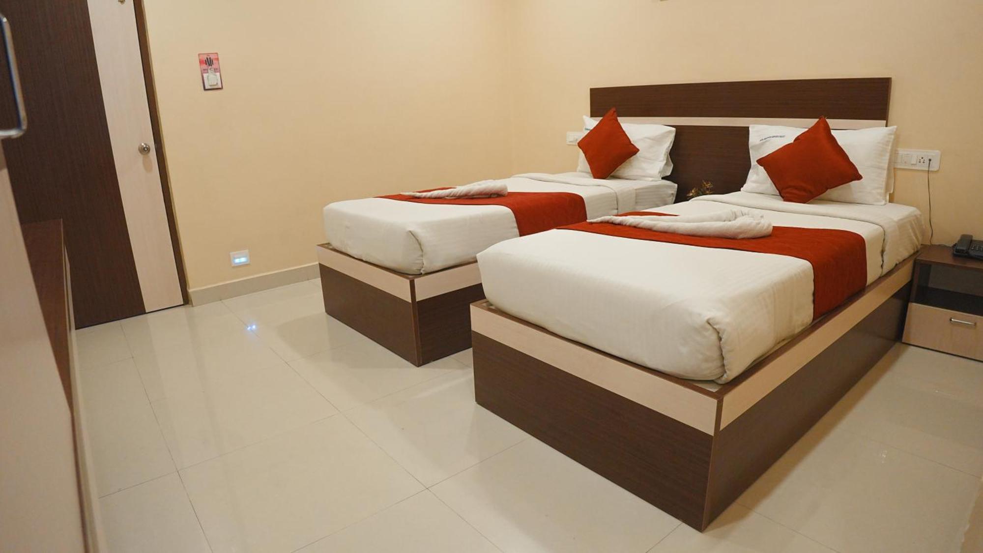 Hotel Mountview Comforts Tirupati Bagian luar foto